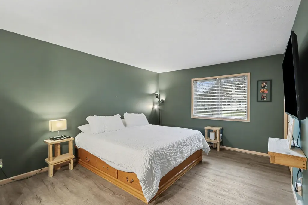 8127 Robinbrook Street Richland Village MI 49083
