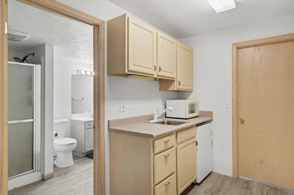 8127 Robinbrook Street Richland Village MI 49083