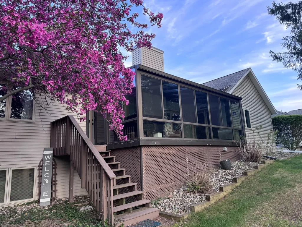 8127 Robinbrook Street Richland Village MI 49083