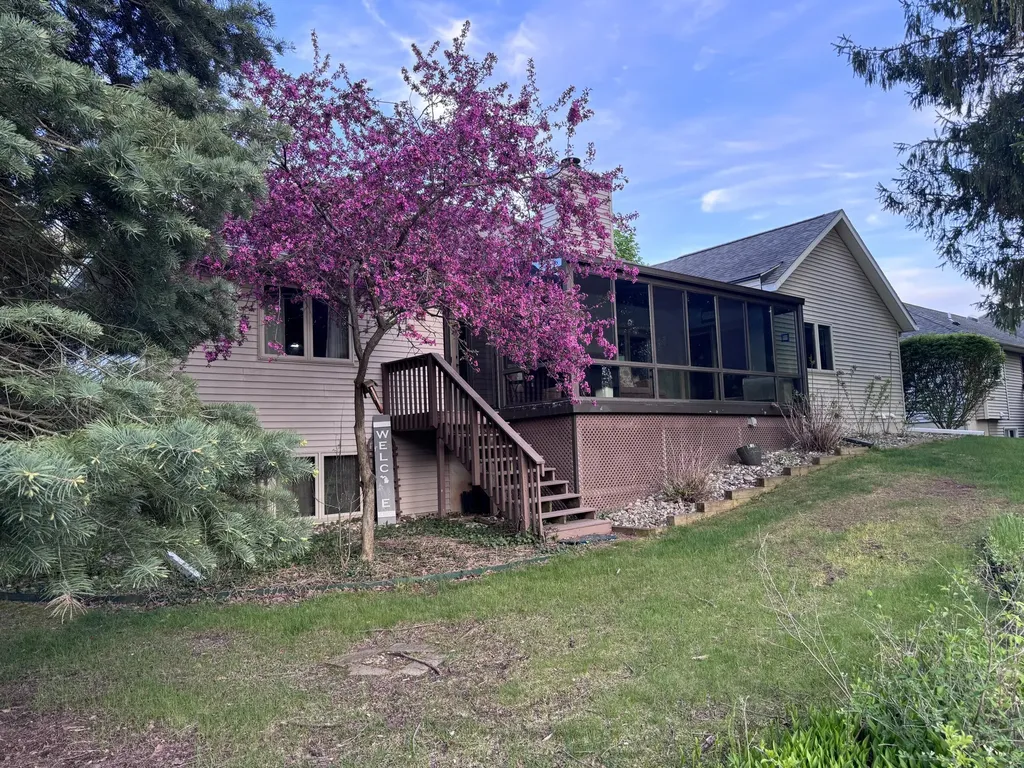 8127 Robinbrook Street Richland Village MI 49083