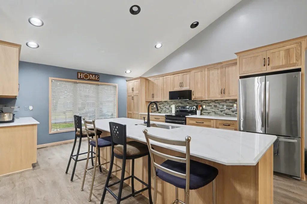 8127 Robinbrook Street Richland Village MI 49083