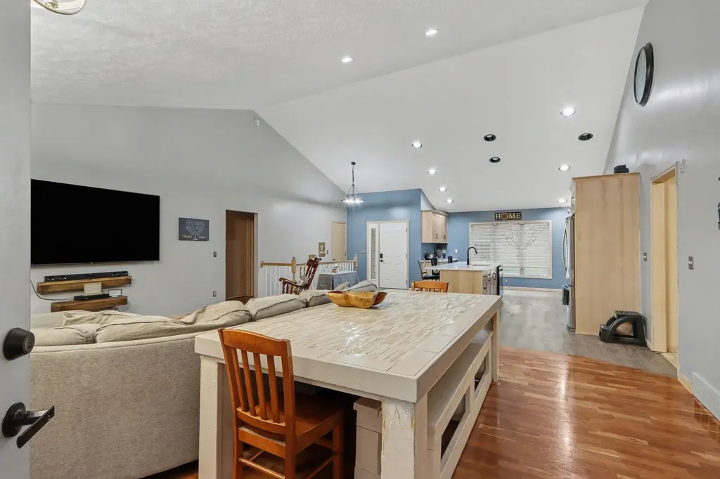 8127 Robinbrook Street Richland Village MI 49083