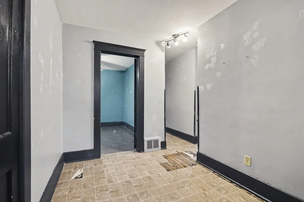 683 Capital Avenue NE Battle Creek City MI 49017
