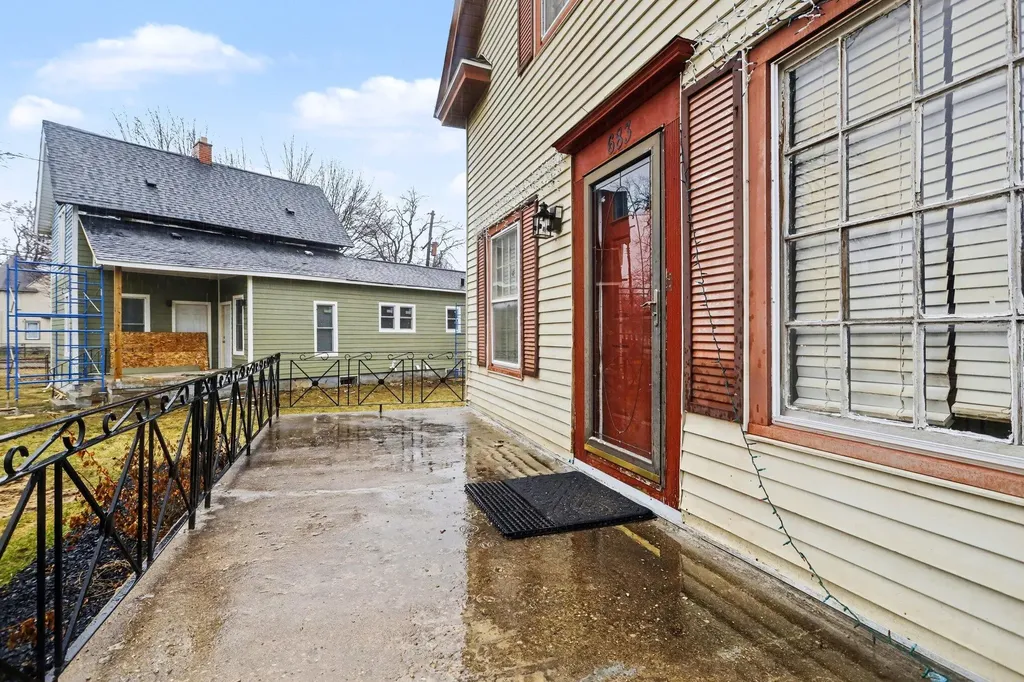 683 Capital Avenue NE Battle Creek City MI 49017