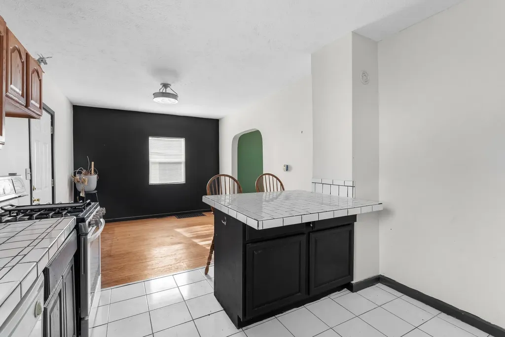 2120 E Main Street Kalamazoo Charter Township MI 49048