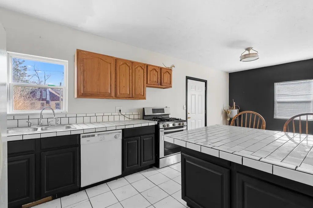 2120 E Main Street Kalamazoo Charter Township MI 49048