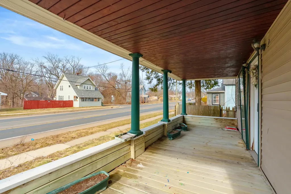 2120 E Main Street Kalamazoo Charter Township MI 49048