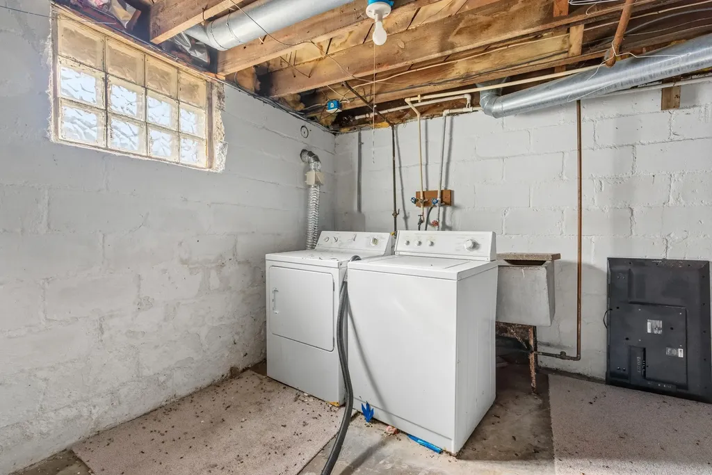 2120 E Main Street Kalamazoo Charter Township MI 49048