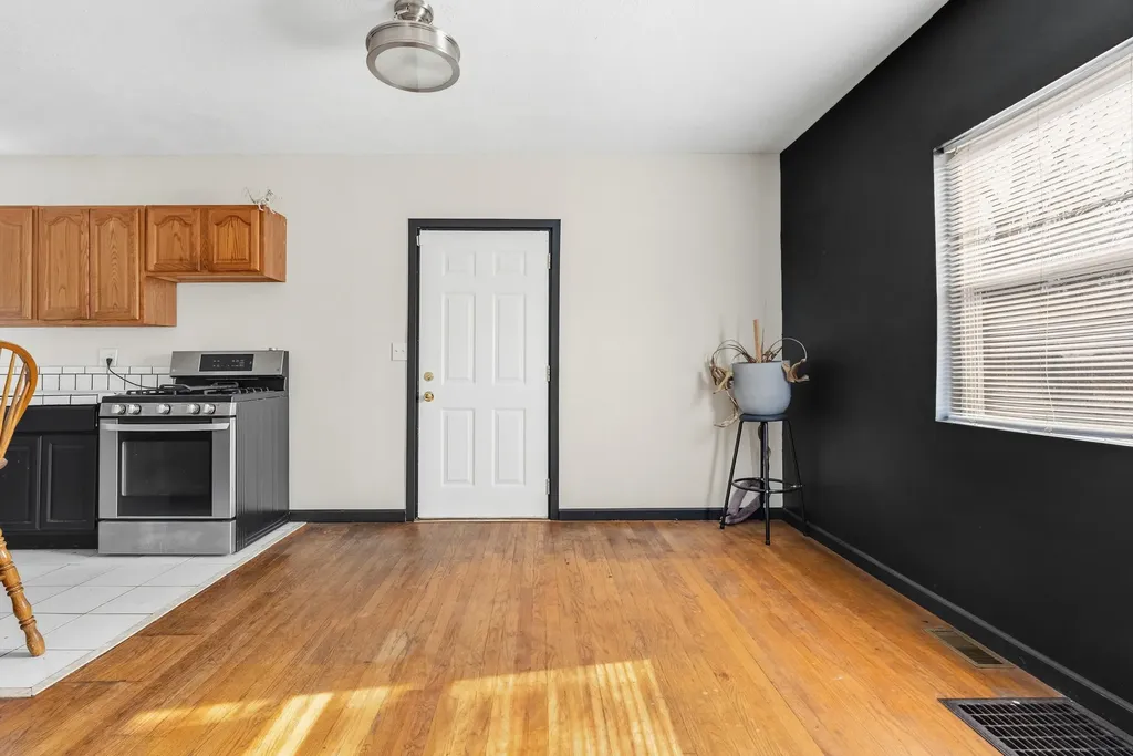 2120 E Main Street Kalamazoo Charter Township MI 49048