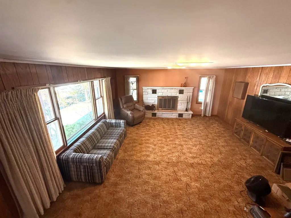 4253 Indian Isle Johnstown Township MI 49017