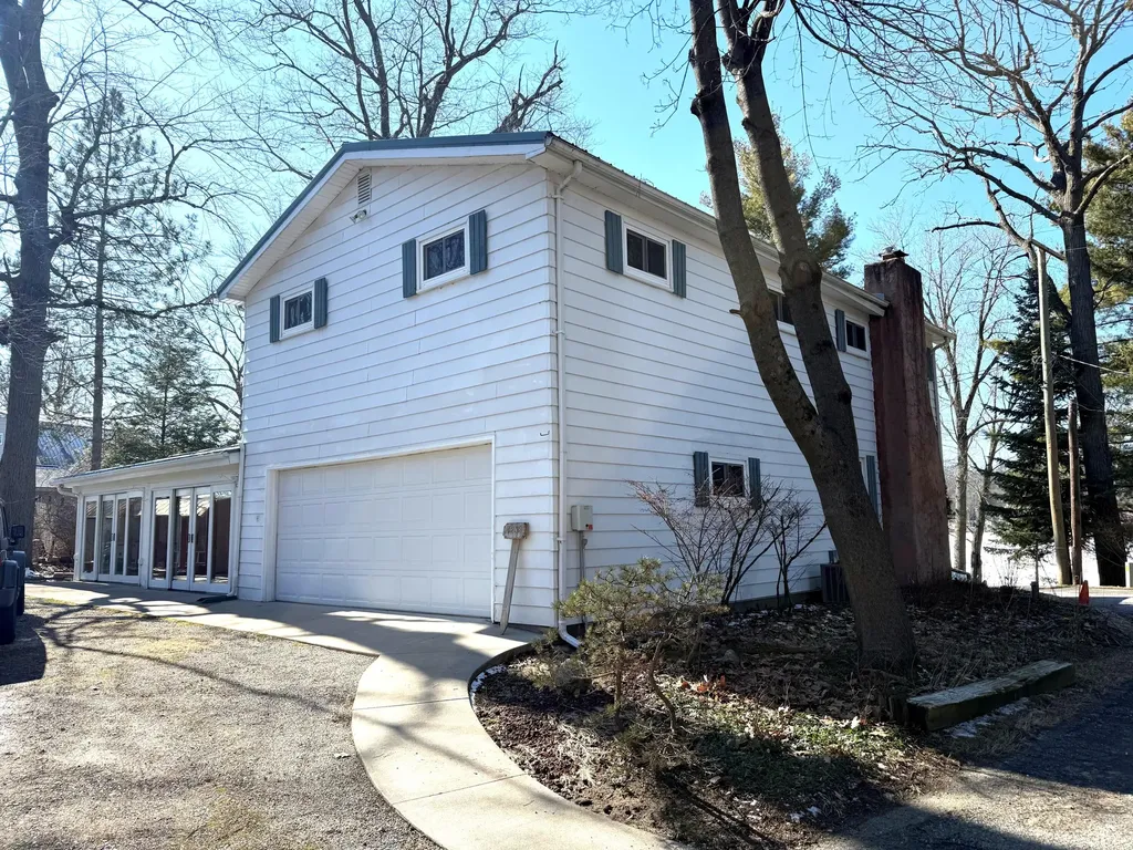 4253 Indian Isle Johnstown Township MI 49017