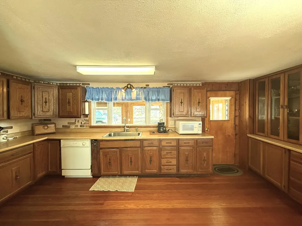 4253 Indian Isle Johnstown Township MI 49017