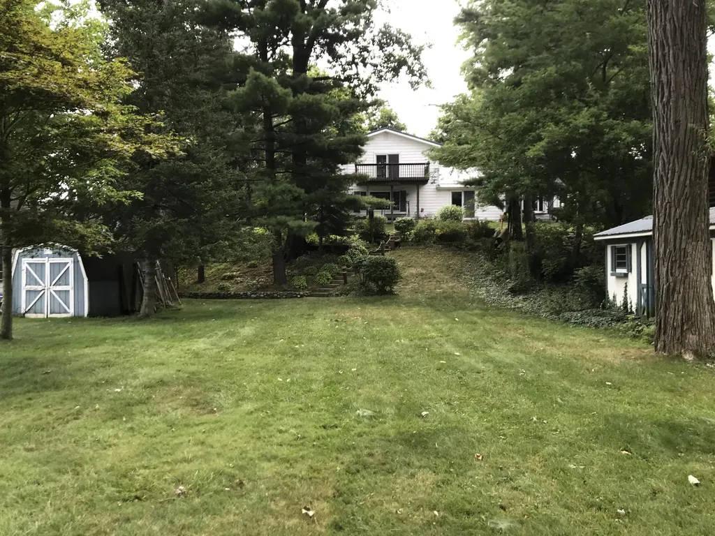 4253 Indian Isle Johnstown Township MI 49017
