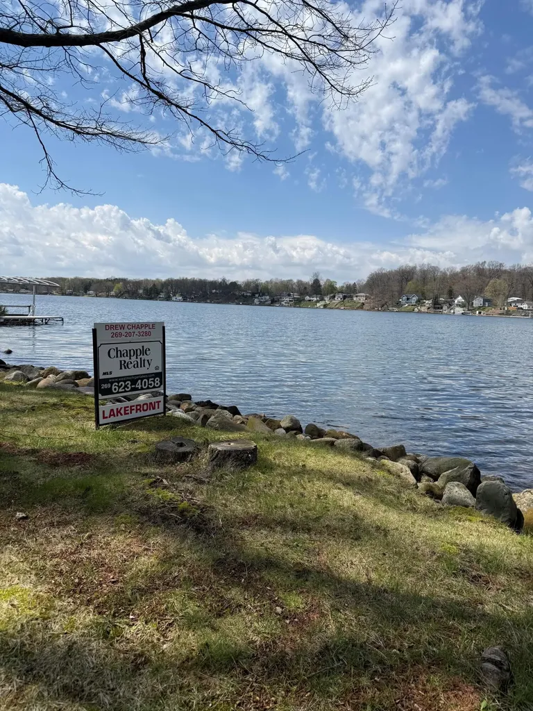 4253 Indian Isle Johnstown Township MI 49017