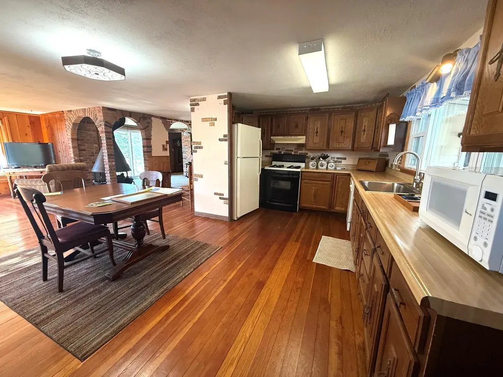 4253 Indian Isle Johnstown Township MI 49017