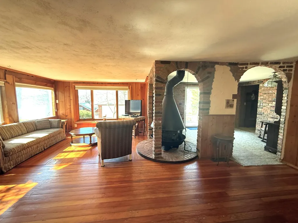4253 Indian Isle Johnstown Township MI 49017