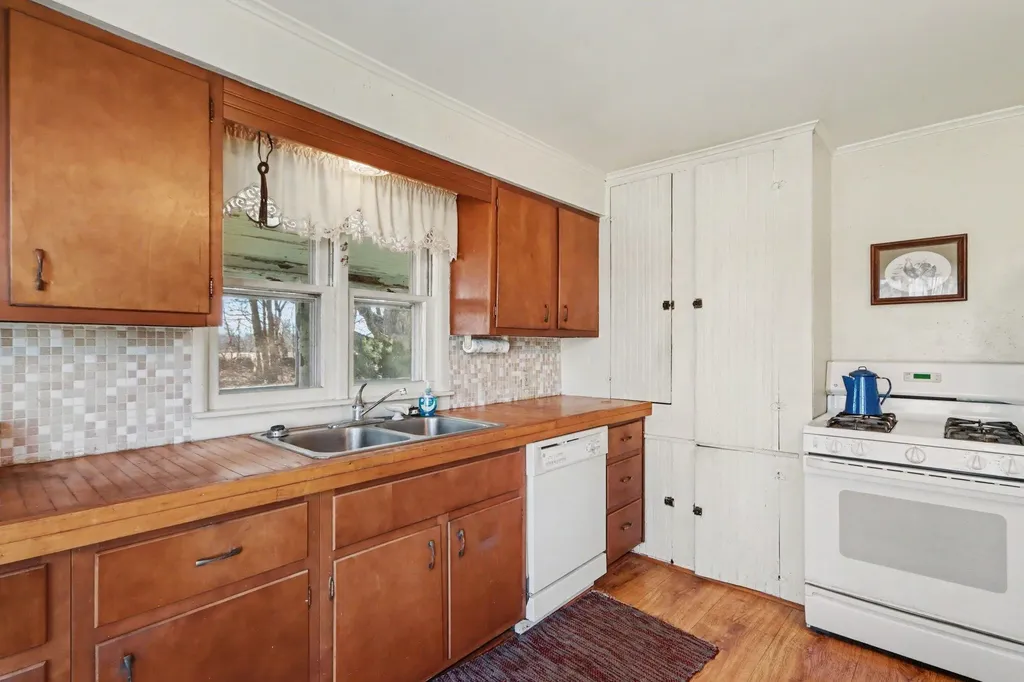 8004 W W Avenue Prairie Ronde Township MI 49087