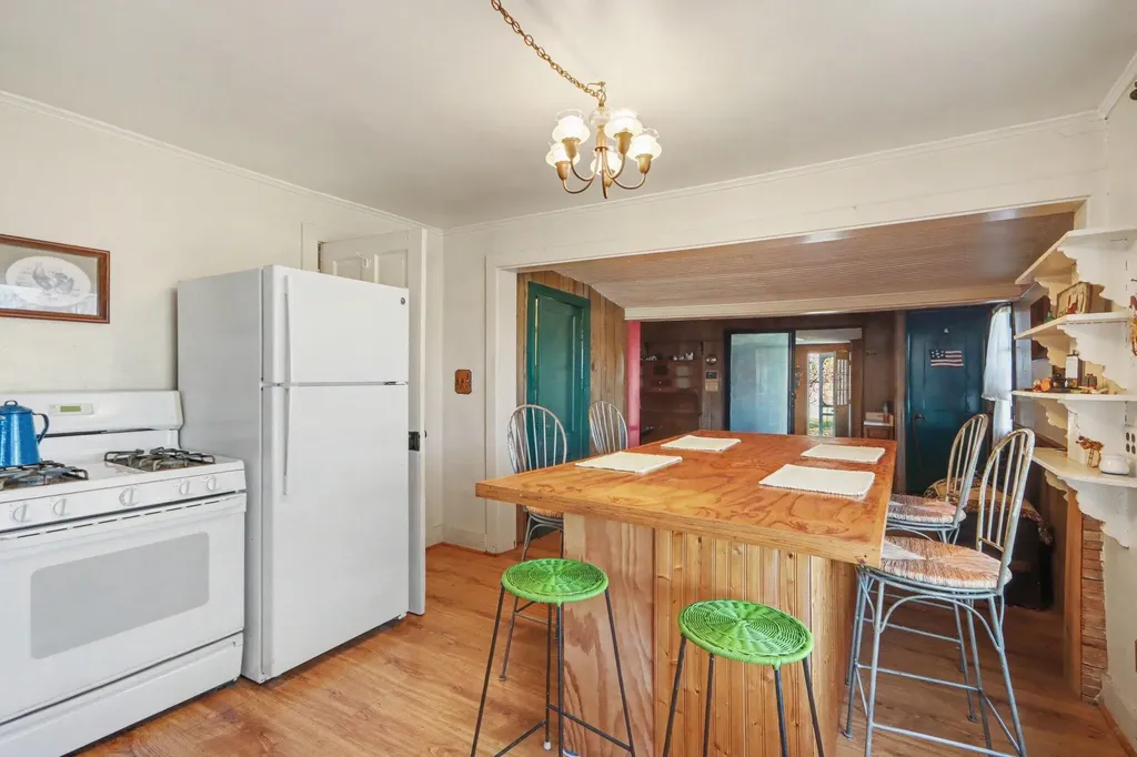 8004 W W Avenue Prairie Ronde Township MI 49087