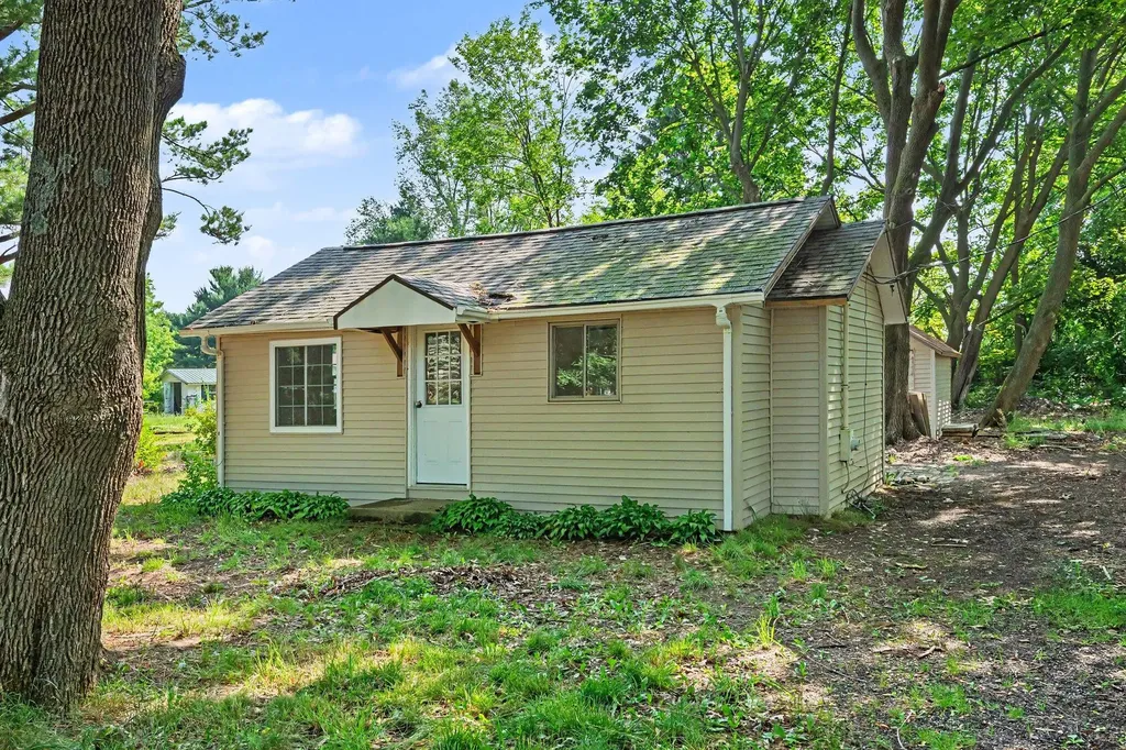 11627 S 30th Street Brady Township MI 49097