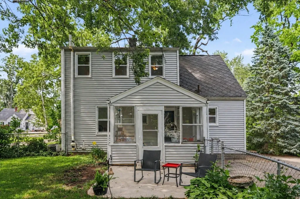 2140 Royce Avenue Kalamazoo City MI 49001