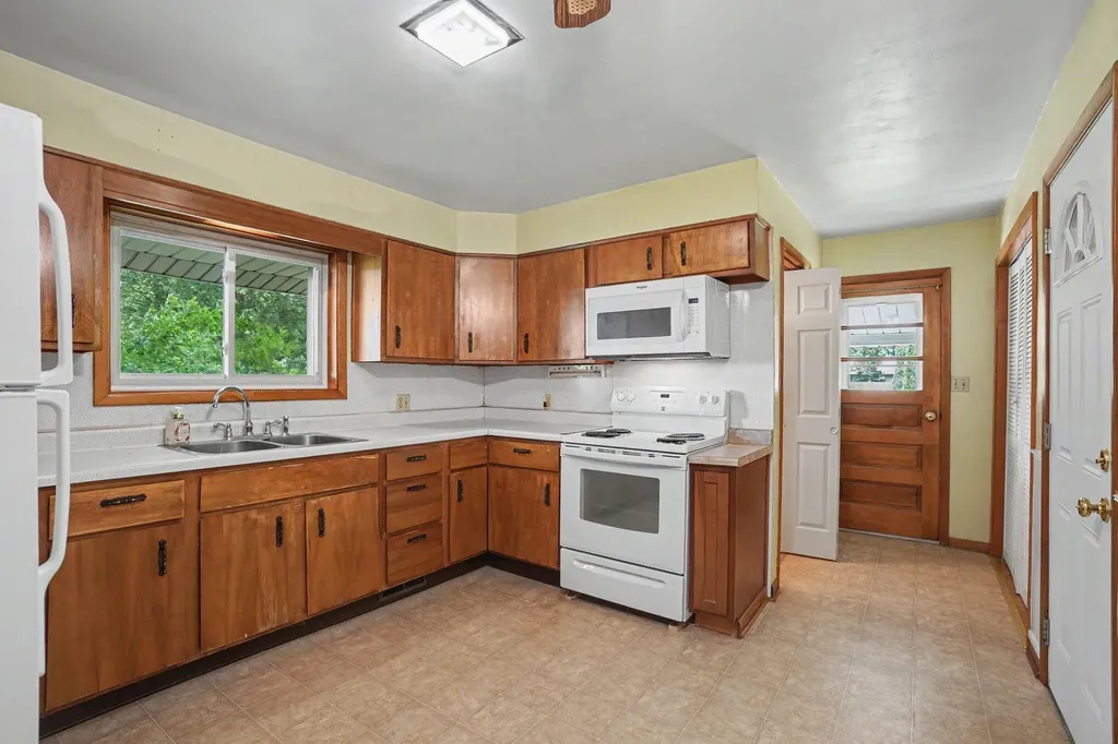 355 E Maple Street Climax Village MI 49034