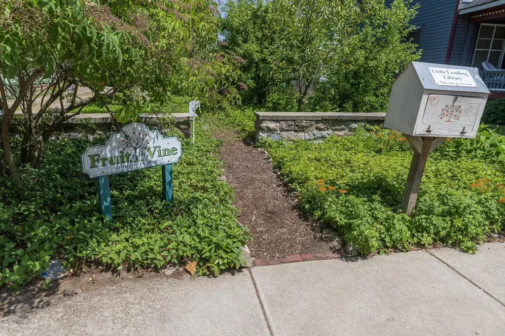 1013 S Park Street Kalamazoo City MI 49001
