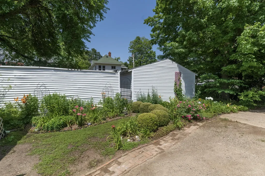 1013 S Park Street Kalamazoo City MI 49001
