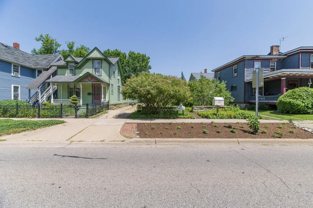 1013 S Park Street Kalamazoo City MI 49001