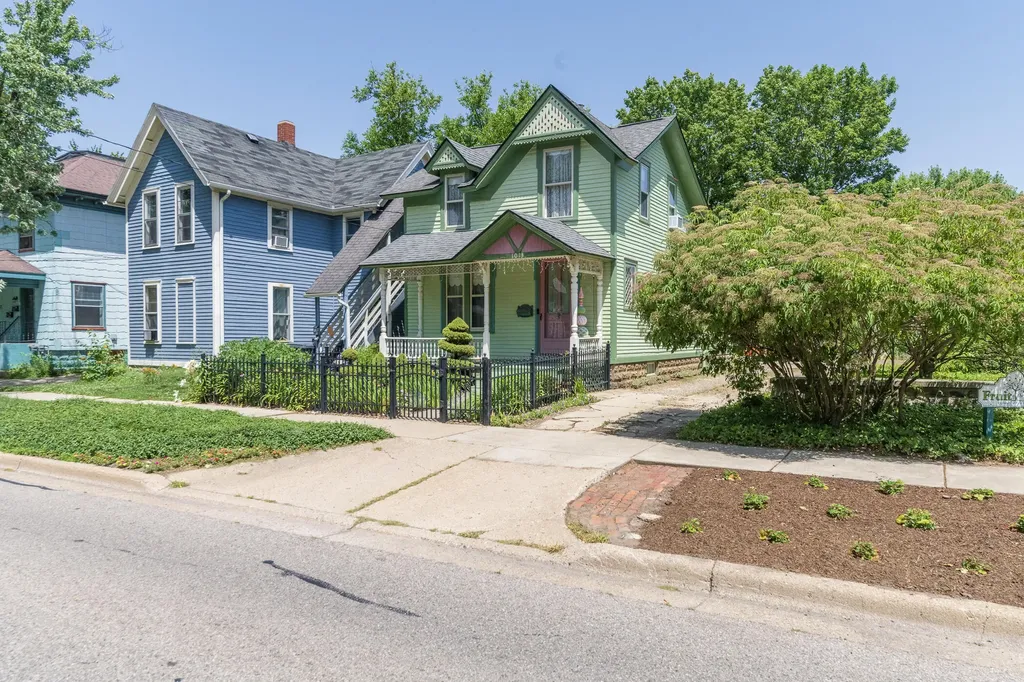 1013 S Park Street Kalamazoo City MI 49001