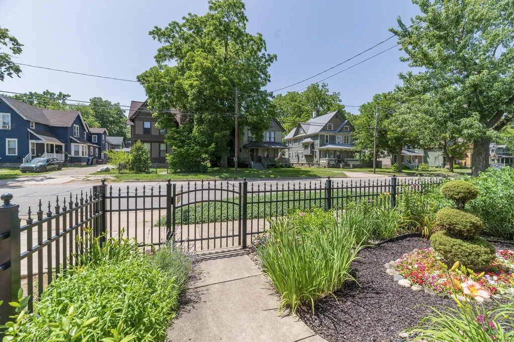 1013 S Park Street Kalamazoo City MI 49001