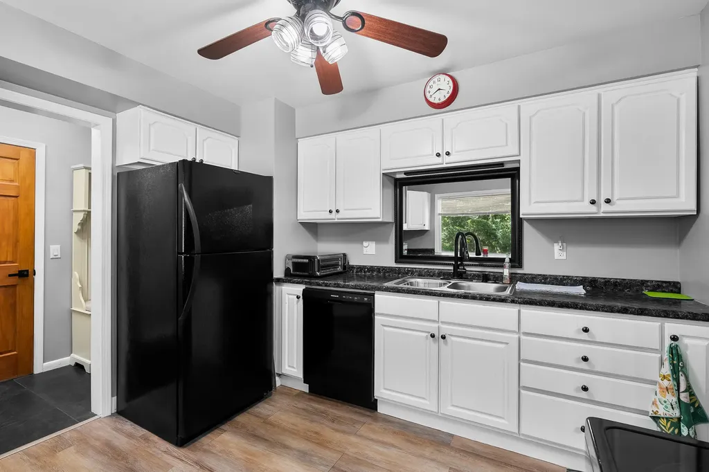 6231 E H Avenue Comstock Charter Township MI 49048