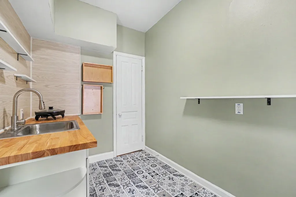 710 Wheaton Avenue Kalamazoo City MI 49008