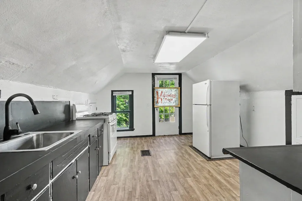 710 Wheaton Avenue Kalamazoo City MI 49008