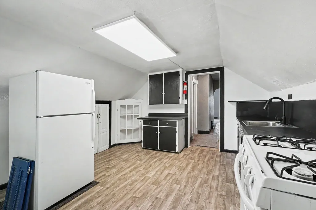 710 Wheaton Avenue Kalamazoo City MI 49008