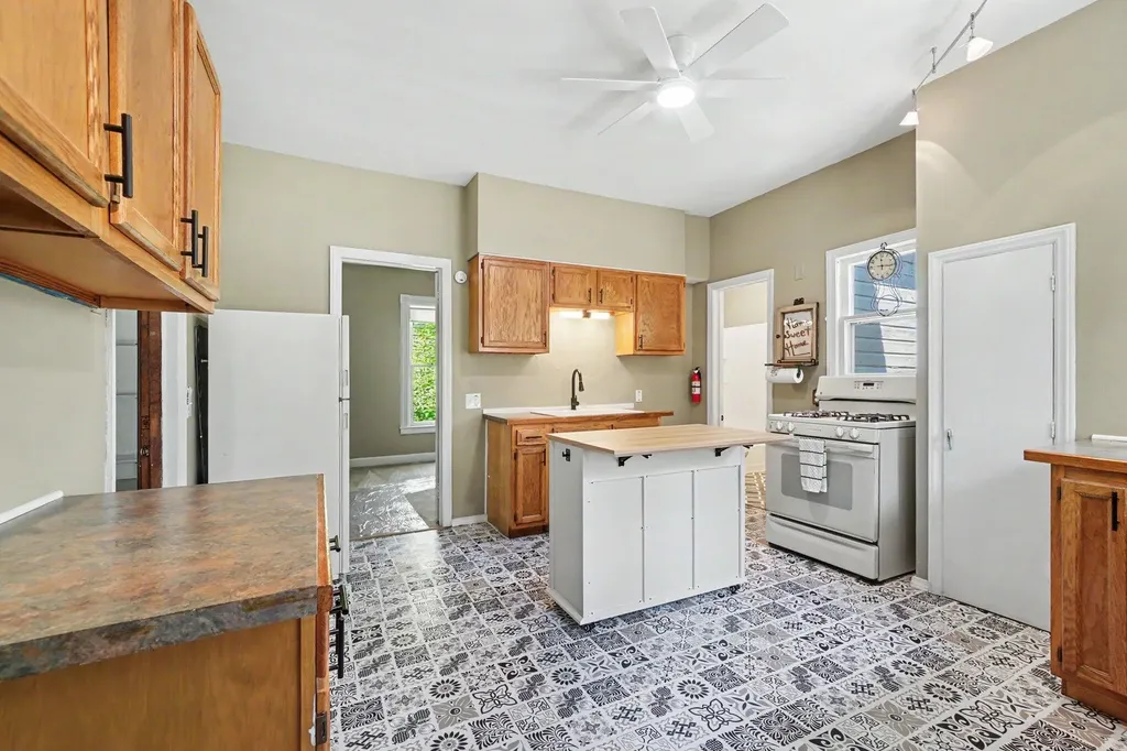 710 Wheaton Avenue Kalamazoo City MI 49008