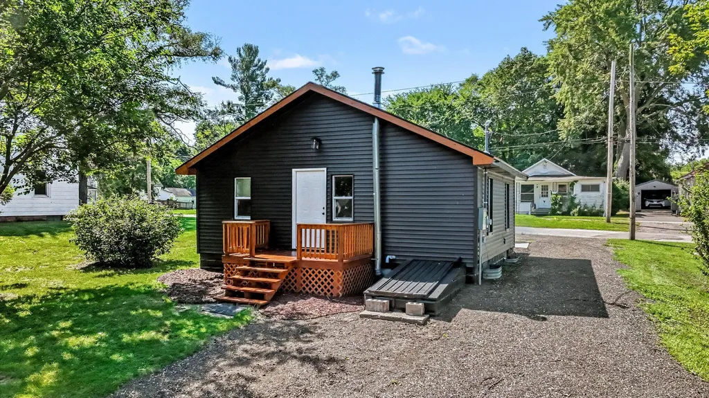 121 E Olds Street Hartford City MI 49057