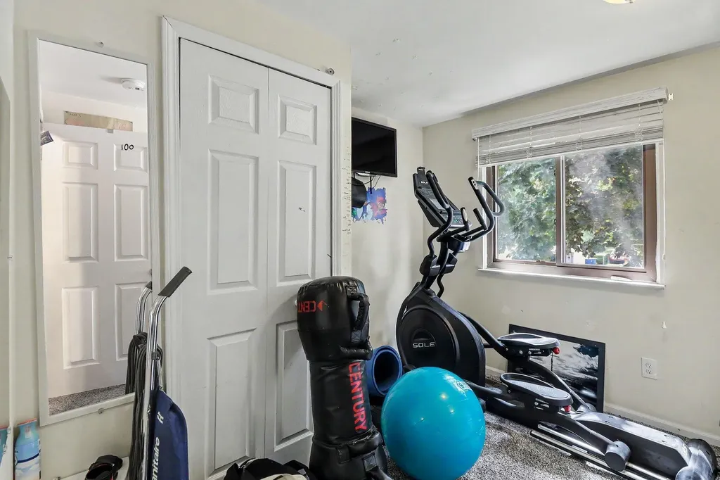 439 S Winding Drive Waterford Charter Township MI 48328
