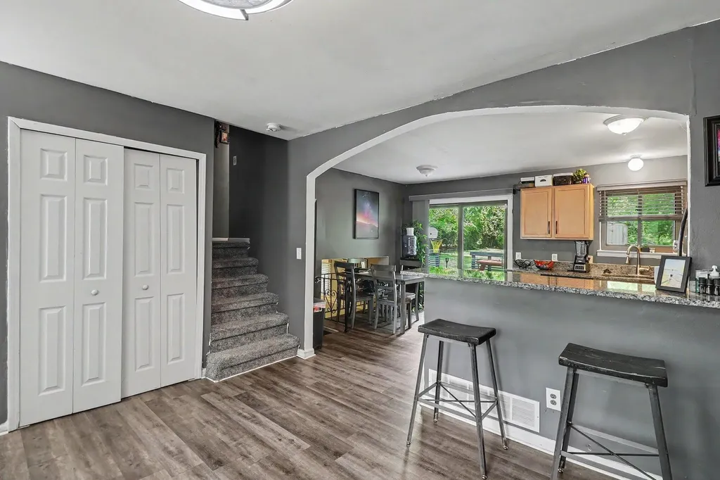 439 S Winding Drive Waterford Charter Township MI 48328