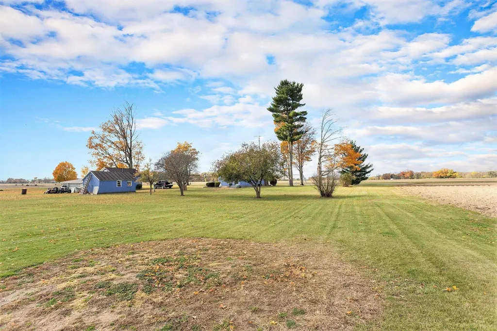 55637 Bennett Road Leonidas Township MI 49066