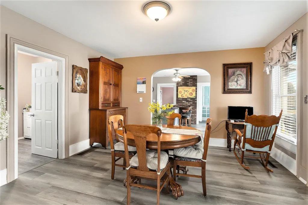 55637 Bennett Road Leonidas Township MI 49066