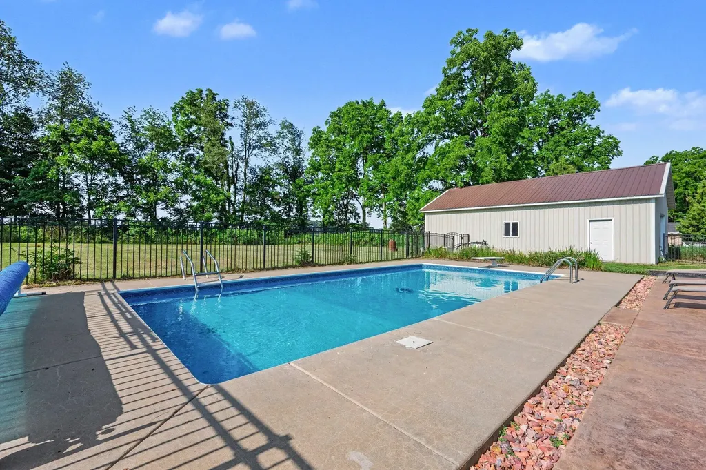 18928 E Michigan Avenue Marengo Township MI 49068