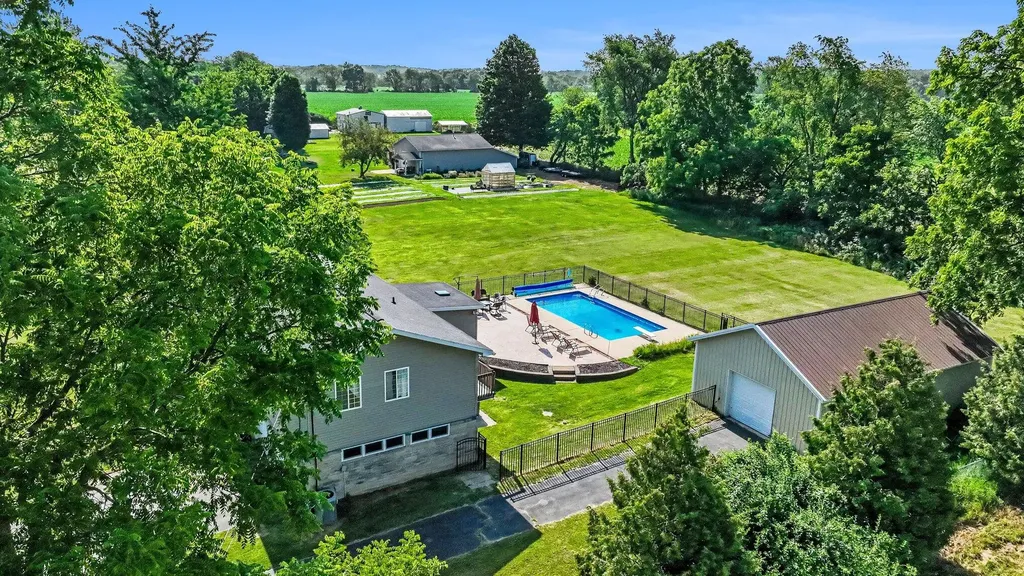 18928 E Michigan Avenue Marengo Township MI 49068