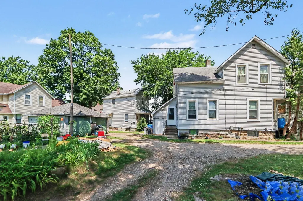 1152 Portage Street Kalamazoo City MI 49001