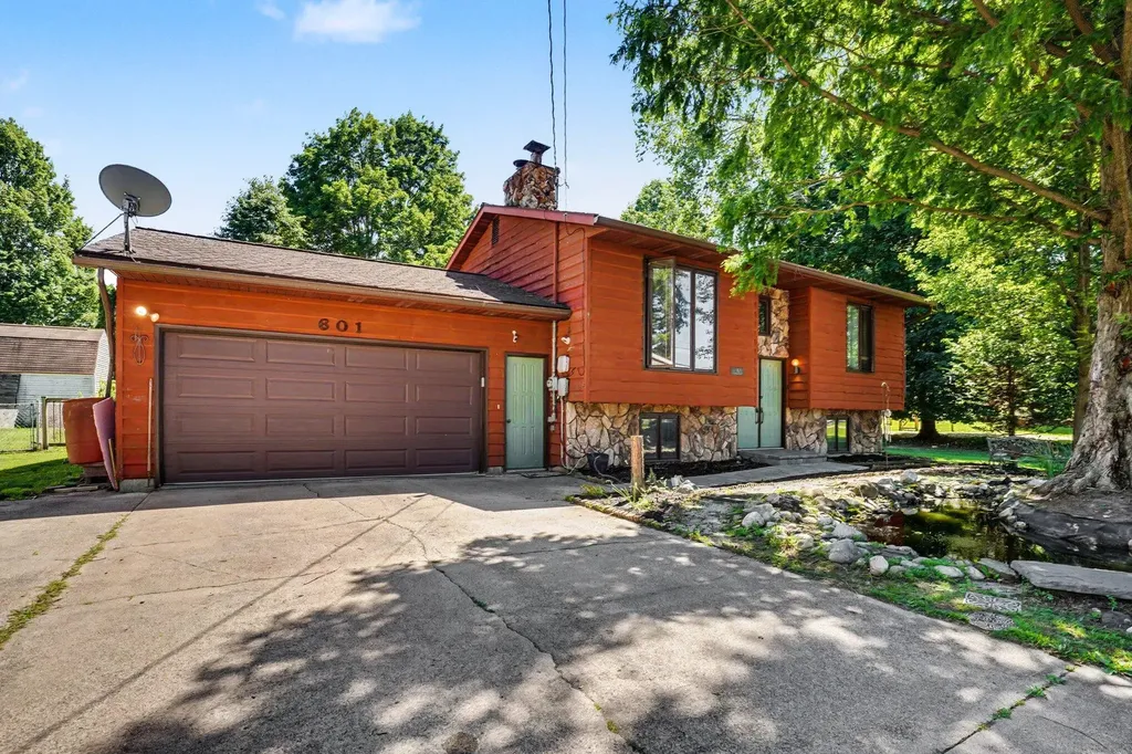 601 W North Street Paw Paw Village MI 49079