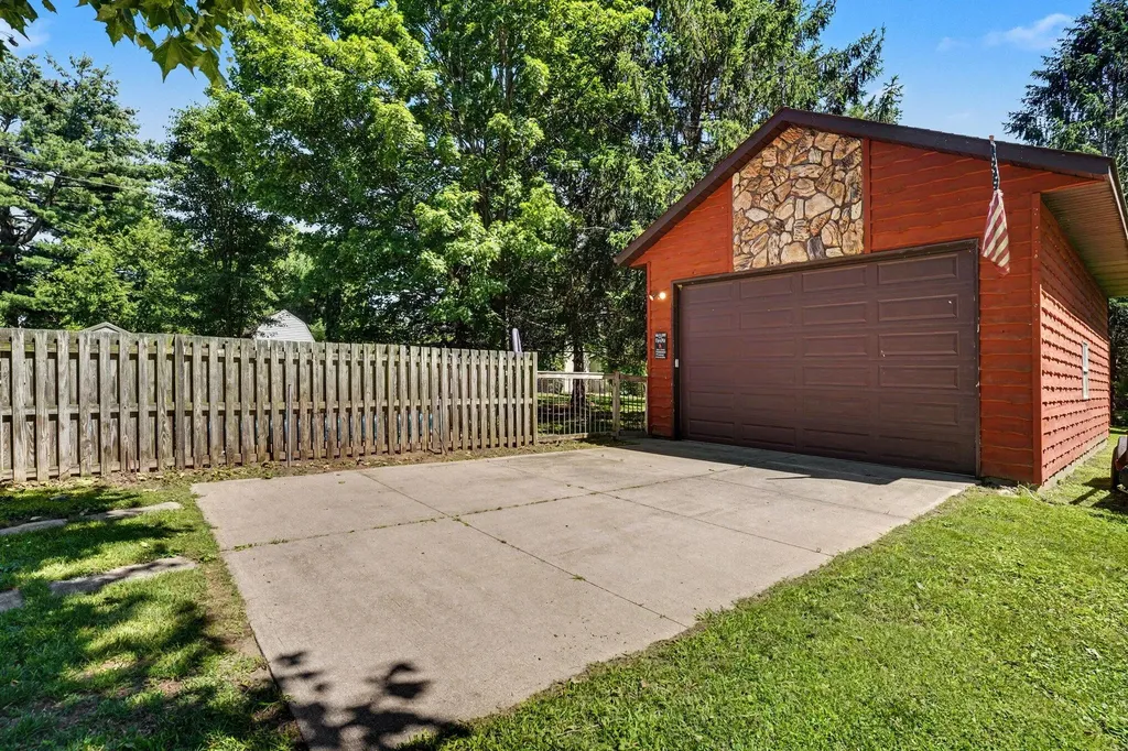 601 W North Street Paw Paw Village MI 49079