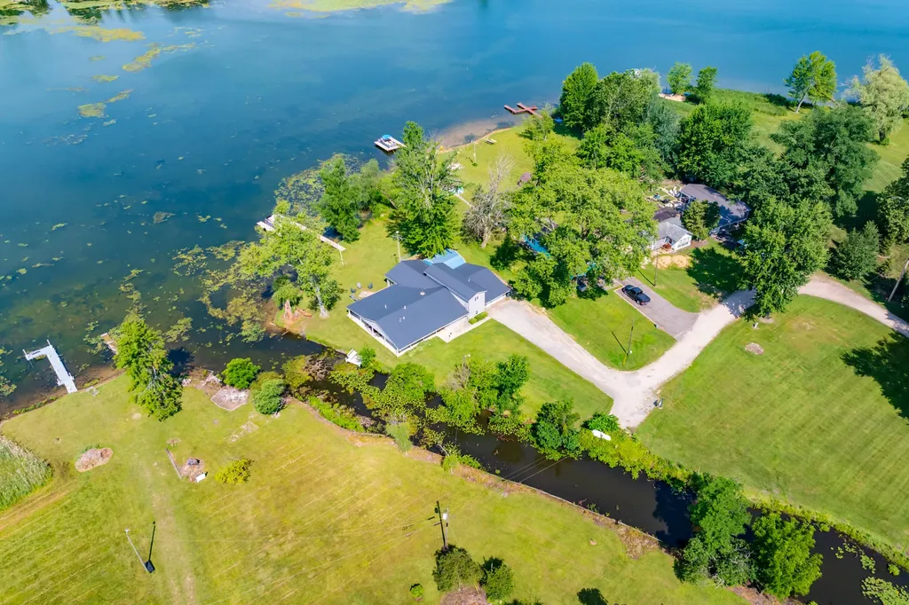 48930 68th Street Hartford Township MI 49057