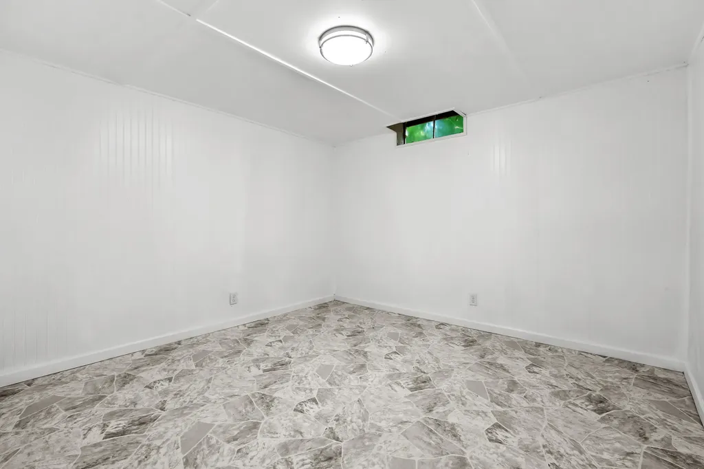 1301 Colgrove Avenue Kalamazoo Charter Township MI 49048