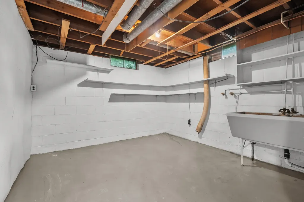 1301 Colgrove Avenue Kalamazoo Charter Township MI 49048