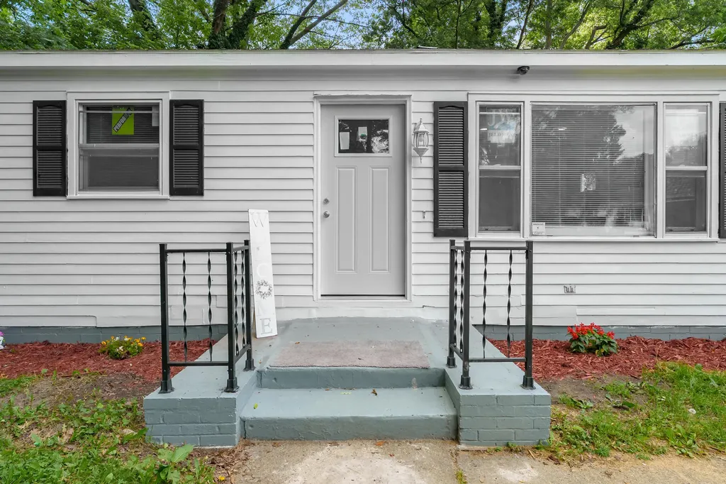 1301 Colgrove Avenue Kalamazoo Charter Township MI 49048