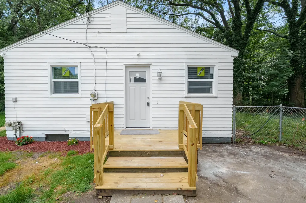1301 Colgrove Avenue Kalamazoo Charter Township MI 49048